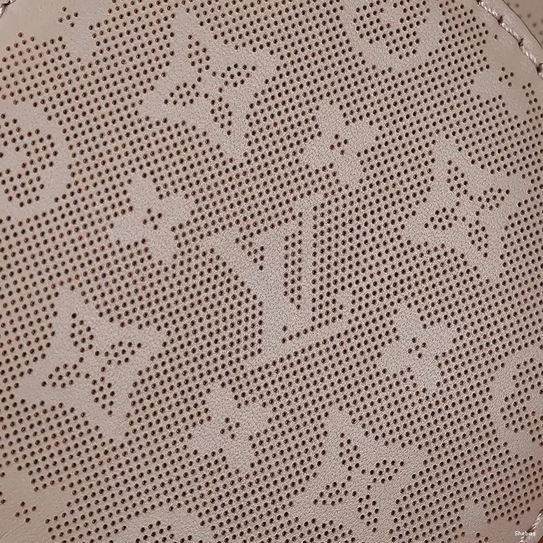2304DJ0039 Bag LV 0529